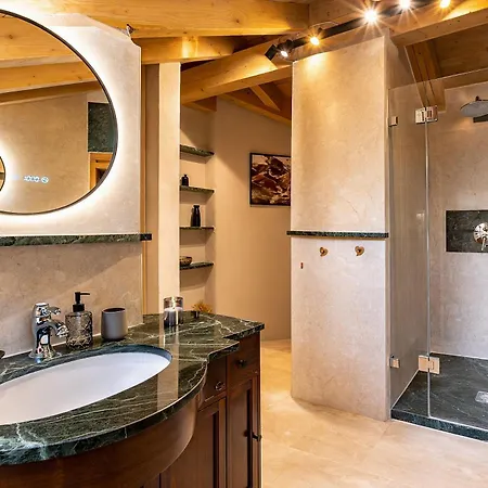 Alpine Luxus Lodge - Sauna, 3 Balkone & Bergblick Appartement *